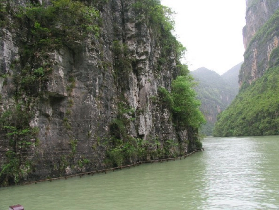 《三峡》PPT课件1[语文版七年级语文上册]_第3页